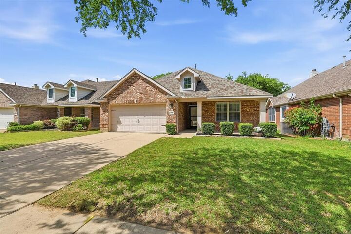 Property Photo:  609 Darlington Trail  TX 76131 