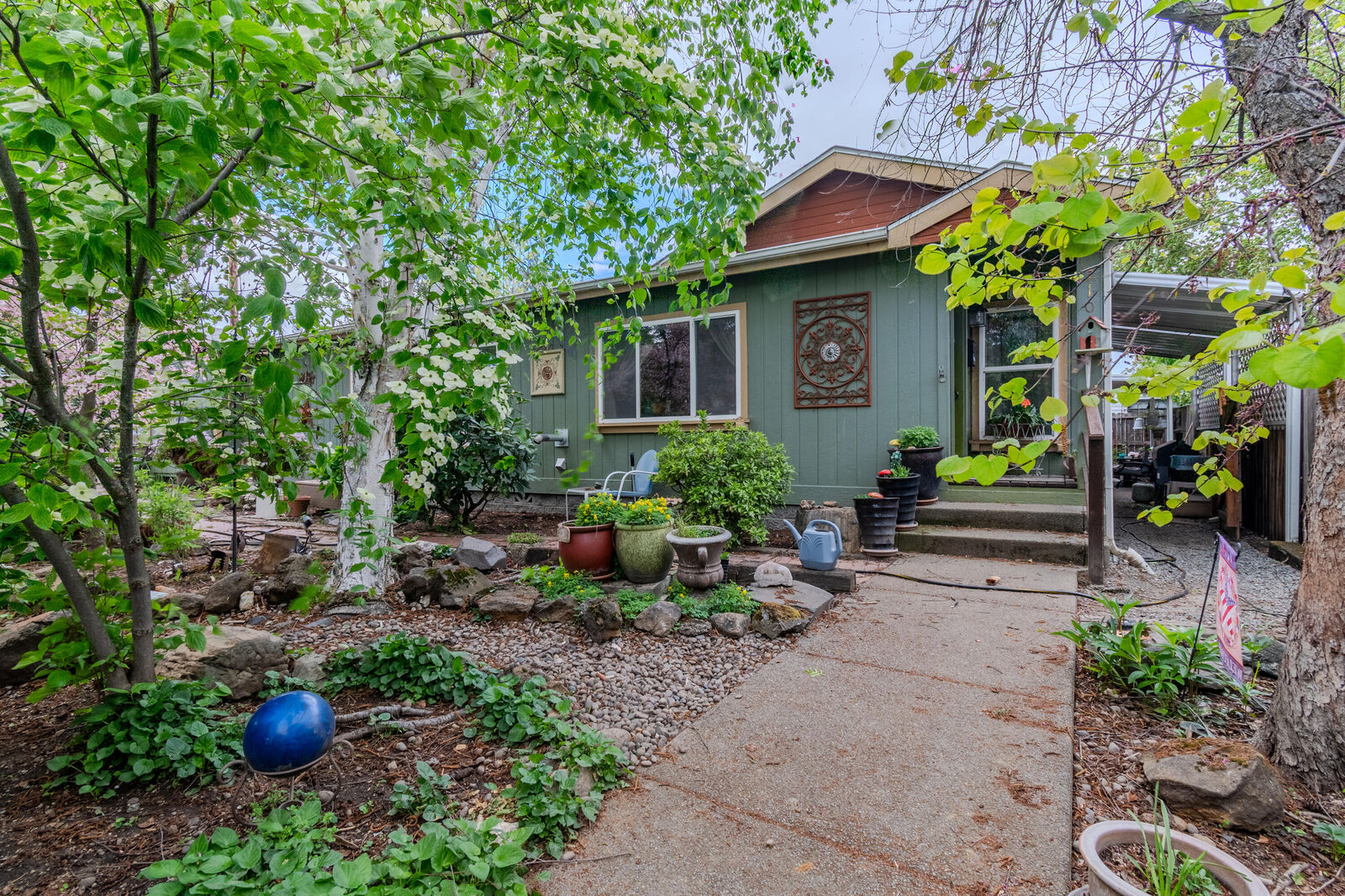 Property Photo:  110 W 5th Street  OR 97535 