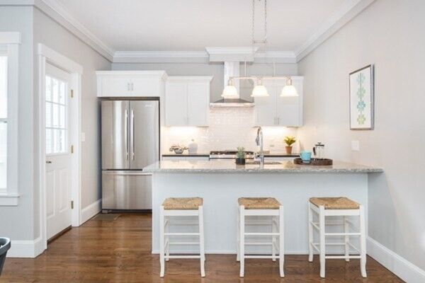 Property Photo:  330 Washington St 1  MA 02143 