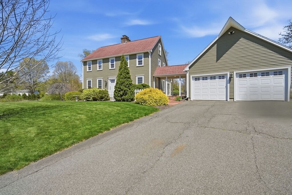 Property Photo:  32 Rolling Meadow Ln  MA 01028 