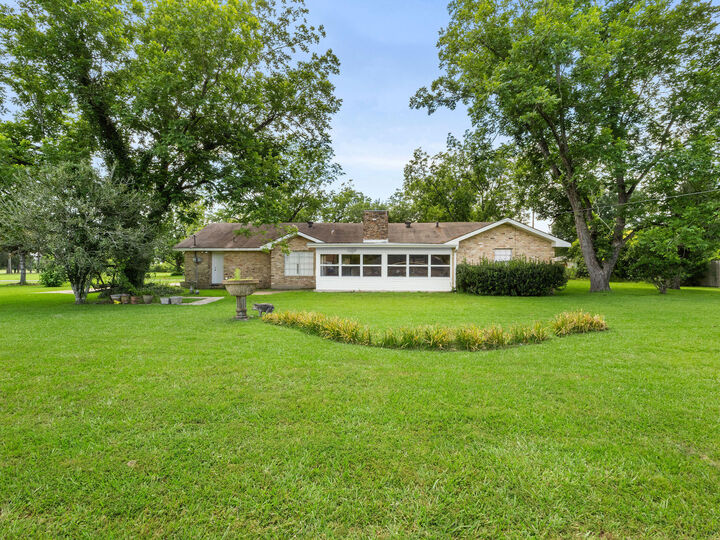 Property Photo: 306 Nolen LA 70634