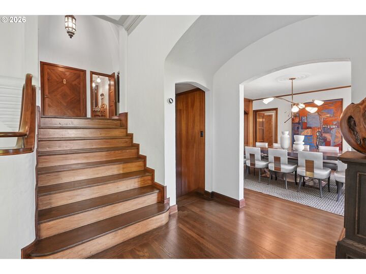 Property Photo:  2643 SW Buena Vista Dr  OR 97201 