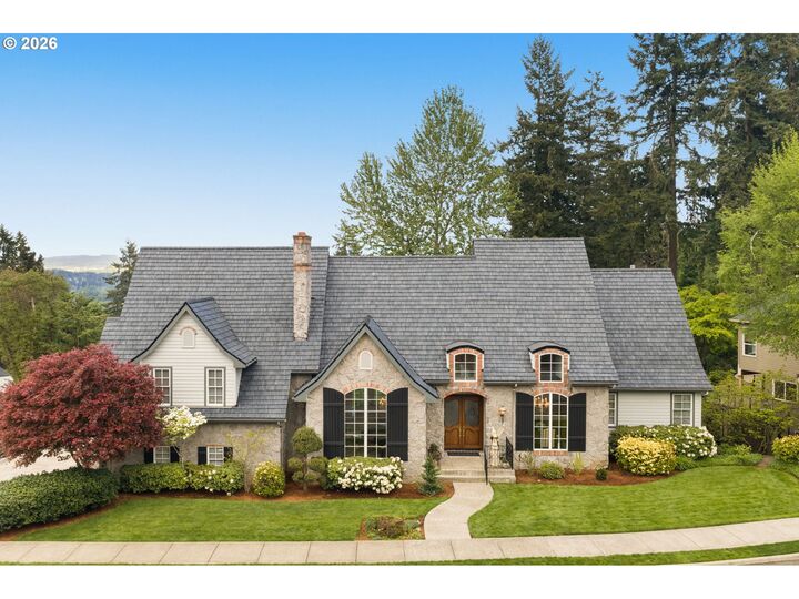 Property Photo:  5565 Summit St  OR 97068 