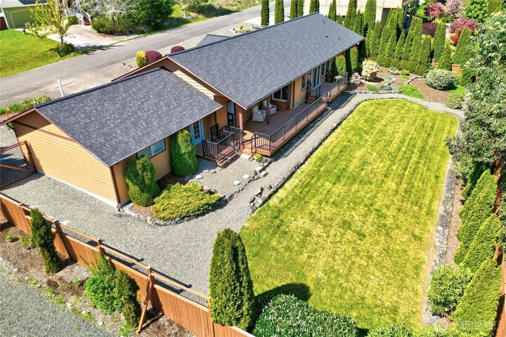 Property Photo:  162 N Andrew Avenue  WA 98368 