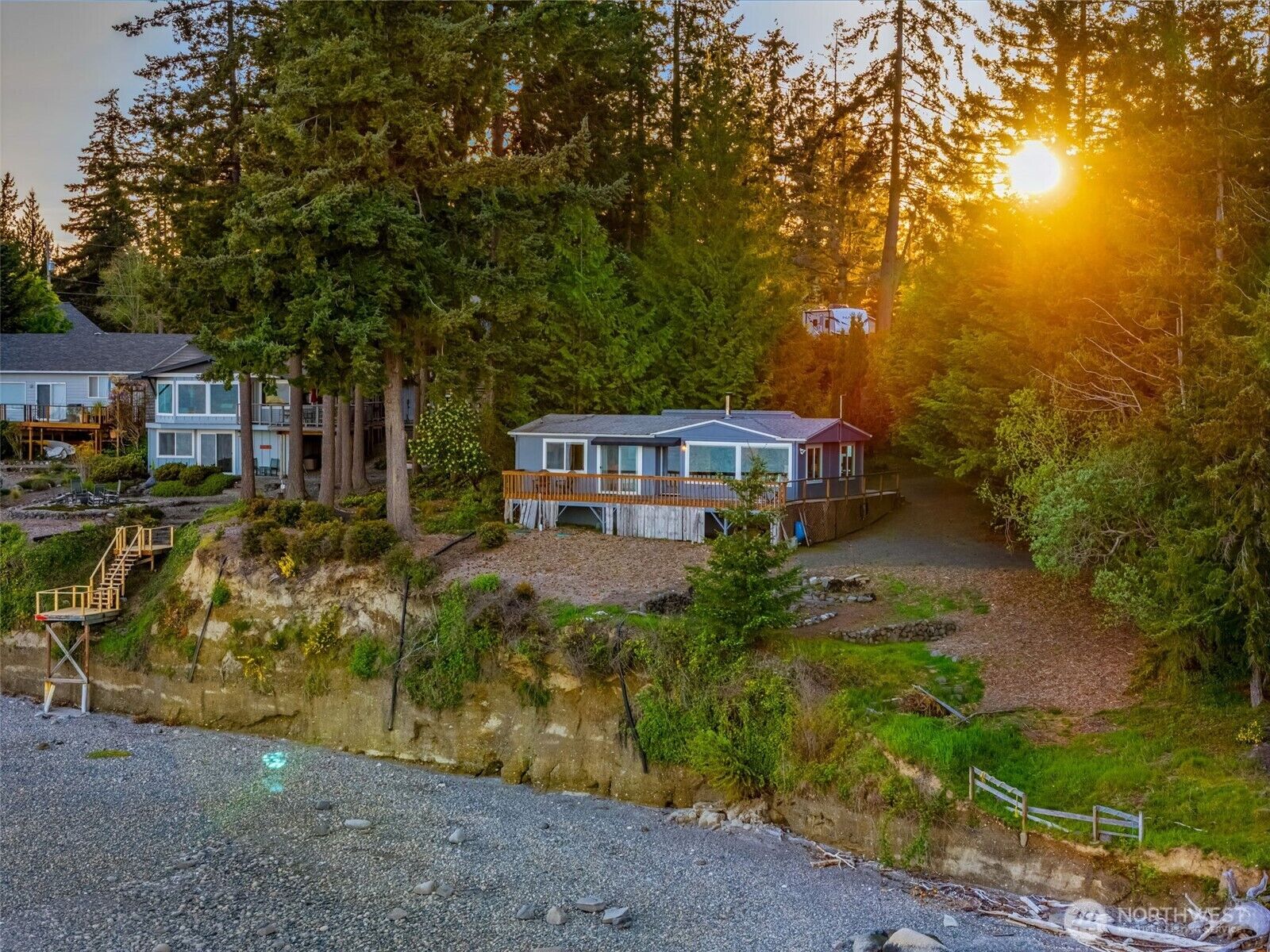 Property Photo:  727 E Stretch Island Road S  WA 98546 