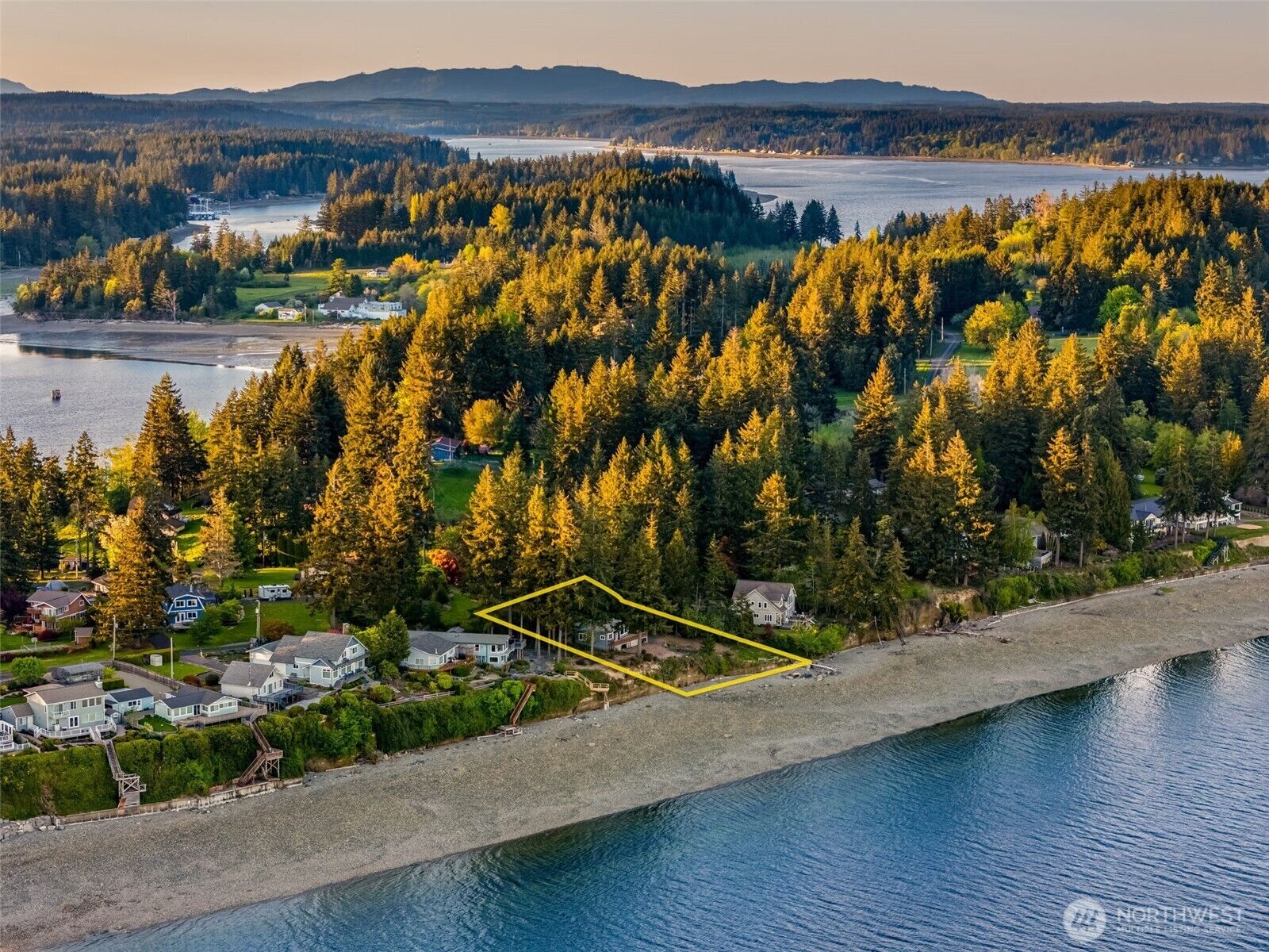 Property Photo:  727 E Stretch Island Road S  WA 98546 