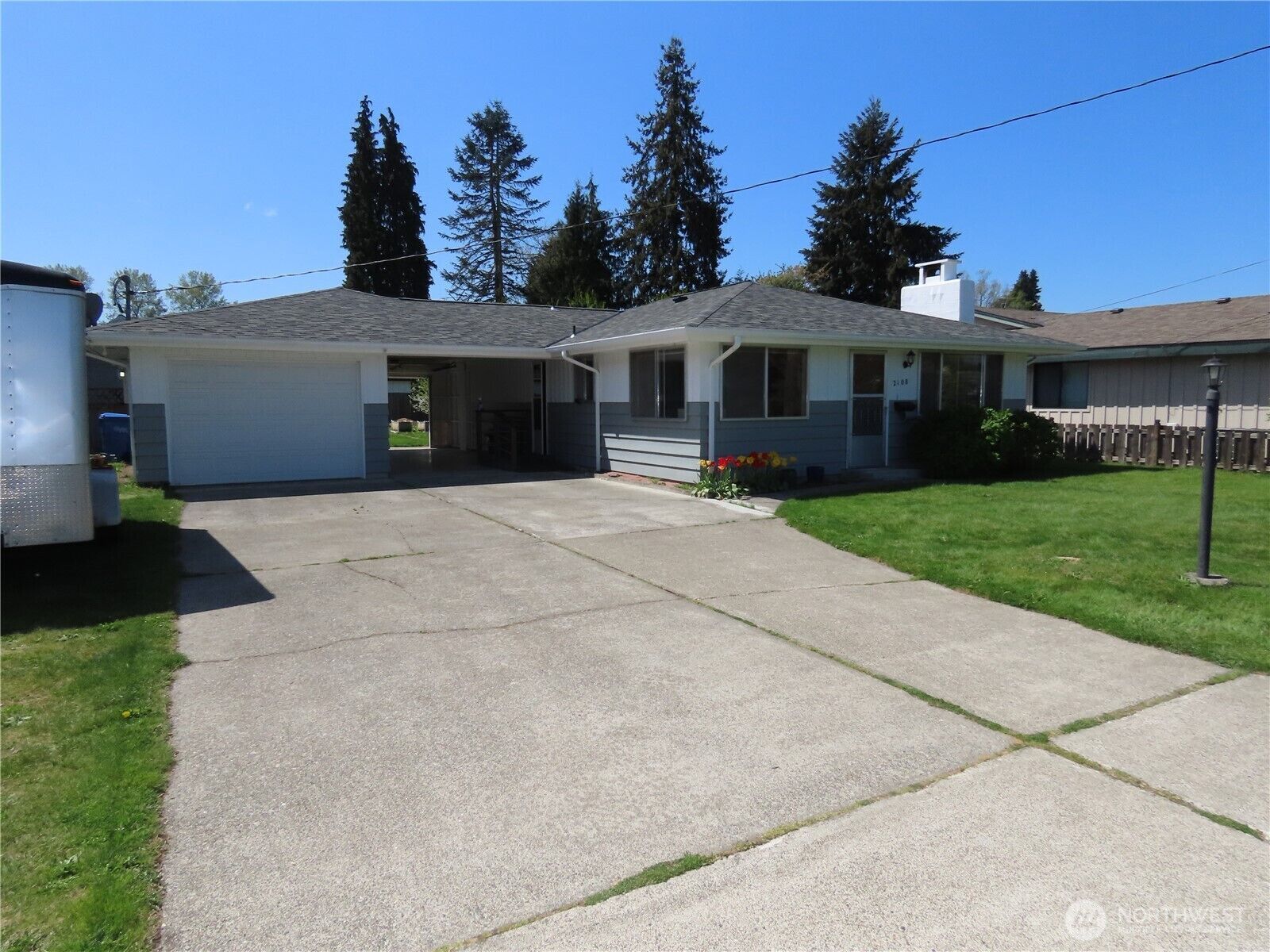 Property Photo:  2108  Tacoma Road E  WA 98371 