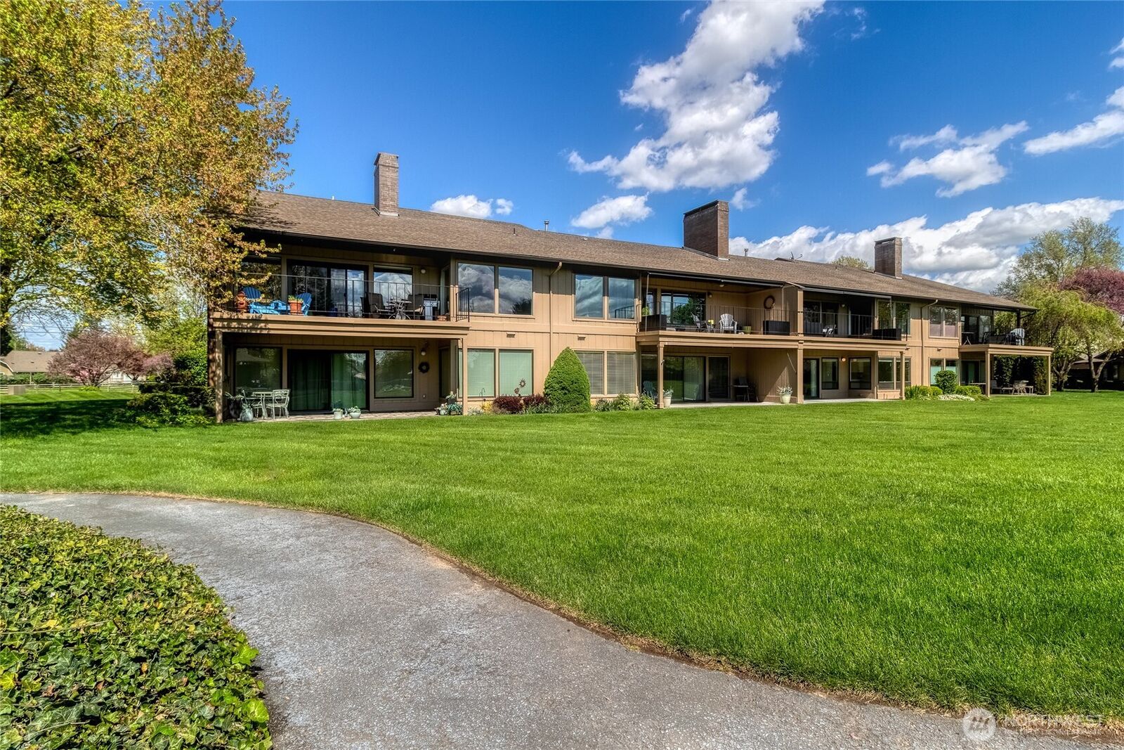 Property Photo:  2100  Plaza Way 103  WA 99362 