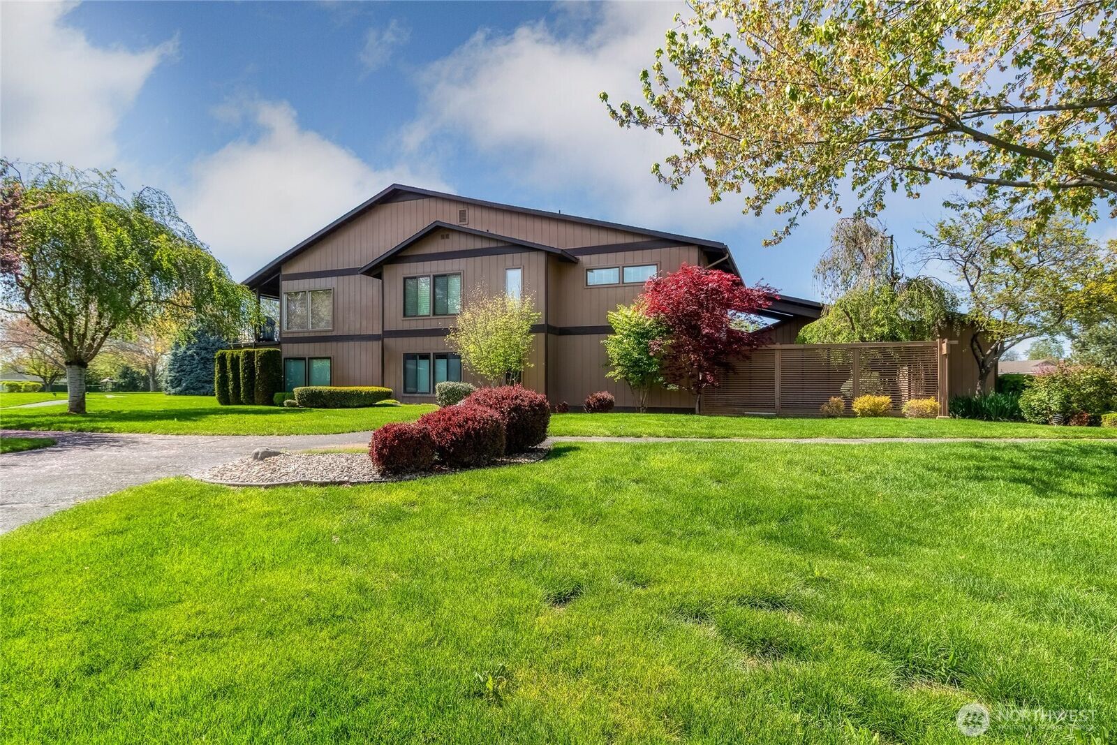 Property Photo: 2100 Plaza Way 103 WA 99362