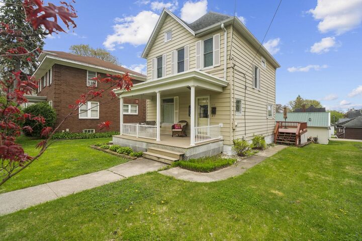 Property Photo:  1221 W Lincoln Boulevard  IL 61032 