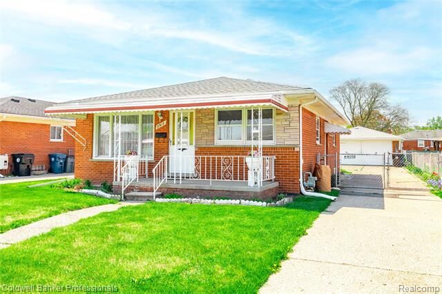 Property Photo:  8915 Wormer Avenue  MI 48239 