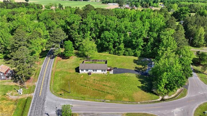 Property Photo:  20 Corapeake Rd  NC 27926 