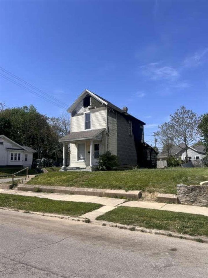Property Photo:  128 Randolph Street  IN 47374 