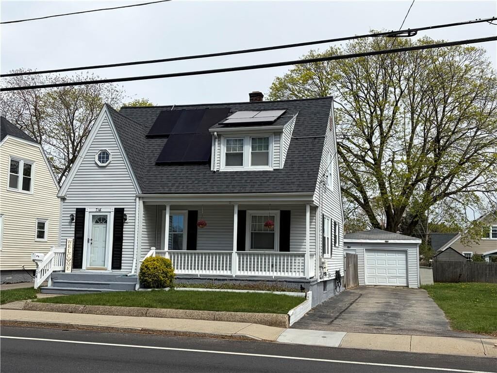 Property Photo:  714 Willett Avenue  RI 02915 