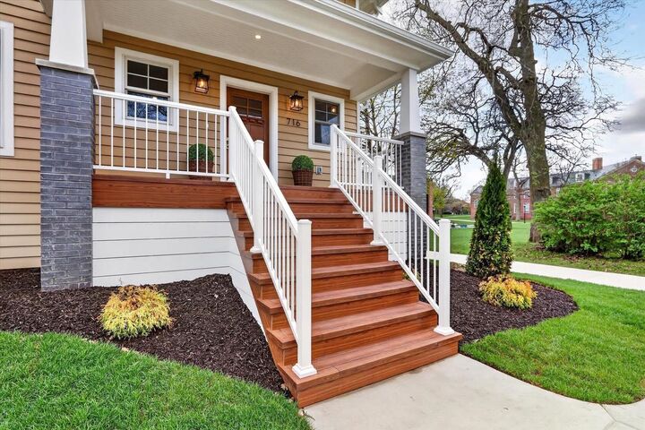 Property Photo:  716 Emerson Street  WI 53511 