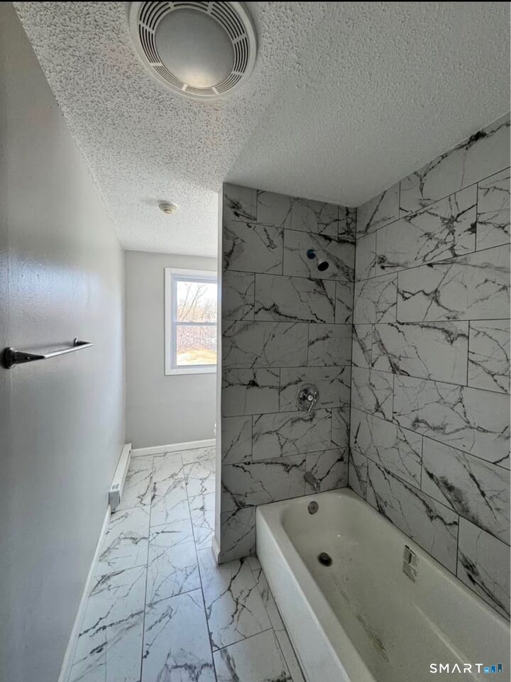 Property Photo:  682 Old Colony Road  CT 06451 