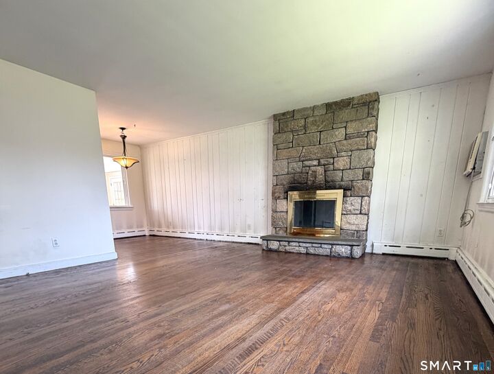 Property Photo:  2 Marvin Street  CT 06855 