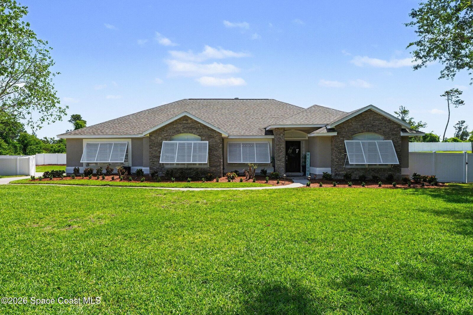 Property Photo:  3812 Woodhaven Court  FL 32796 