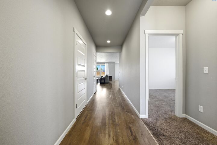 Property Photo:  3918 Bismarck Ln  WA 99301 