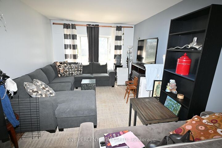 Property Photo: 815 Kyle Court 105 ON K6V 6J7