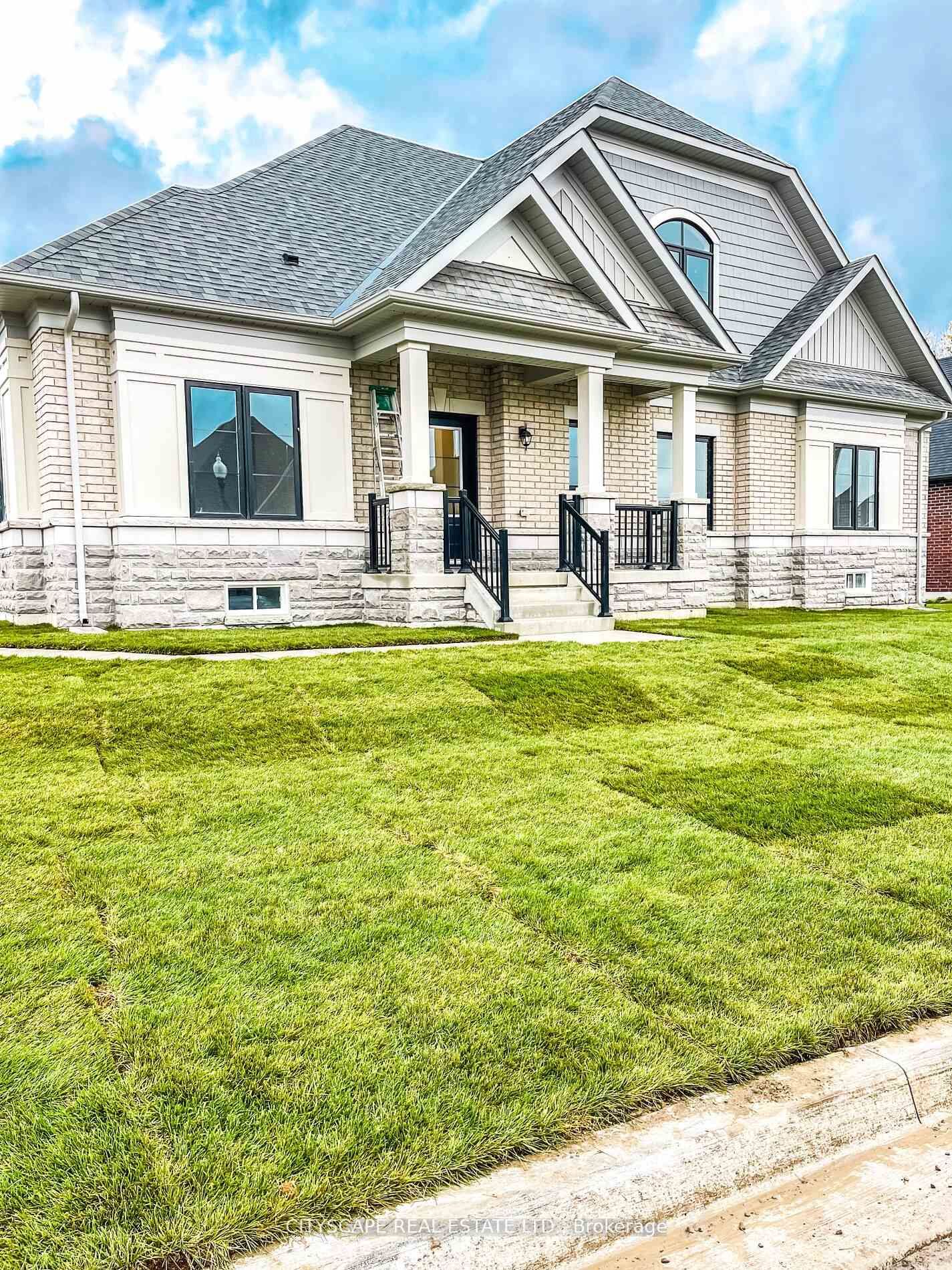 Property Photo: 54 Holtby Court ON L9L 0B4