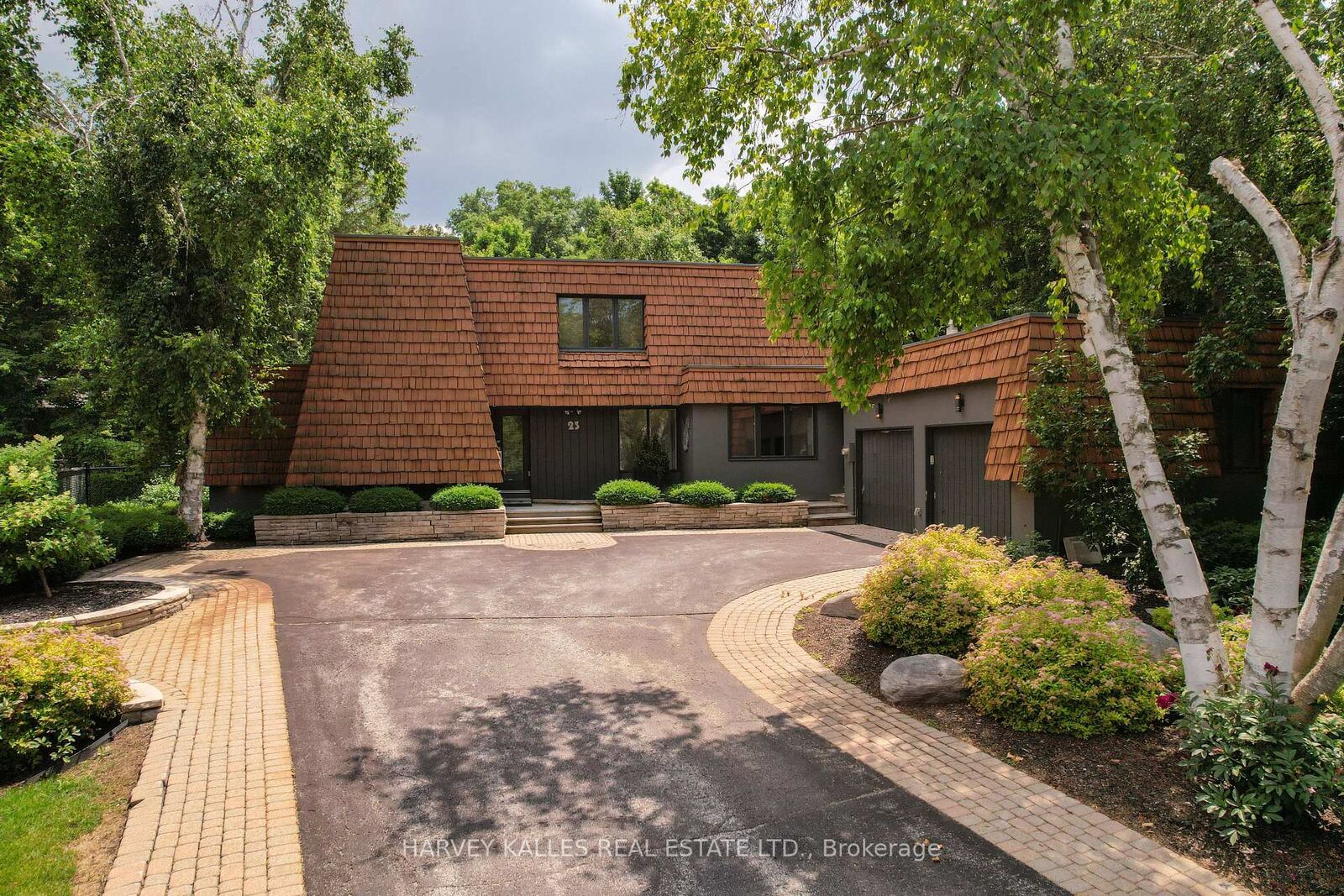 Property Photo: 23 Royal Oak Drive ON L4N 7S5