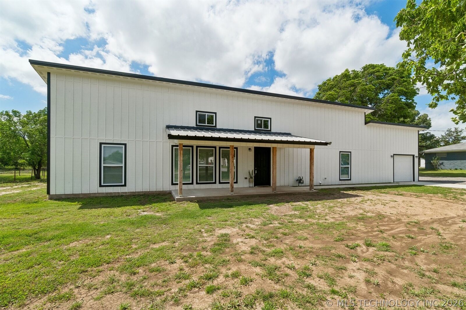 Property Photo:  1427 S Little Avenue  OK 74023 