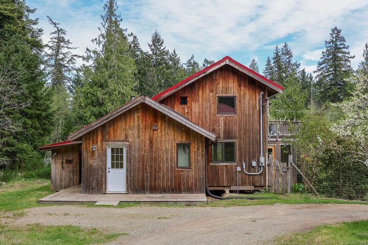 Property Photo: 9210 McFarlane Rd BC V0R 1T0
