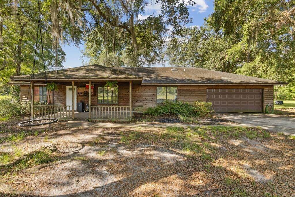 Property Photo:  37169 Coyote Drive  FL 32046 