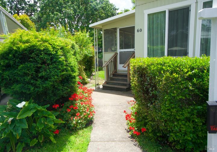 Property Photo:  60 Colonial Park Drive  CA 95403 