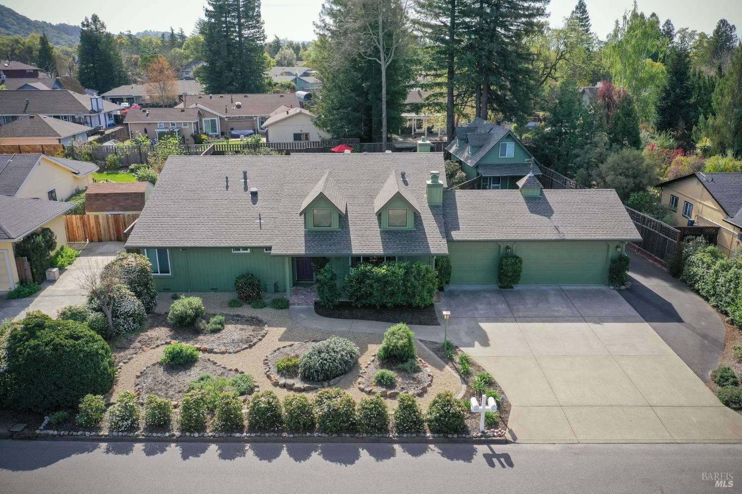Property Photo:  180 Barrio Way  CA 95492 