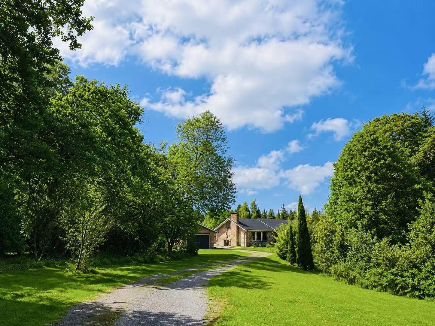 Property Photo: 18106 32 Avenue BC V3Z 1C6