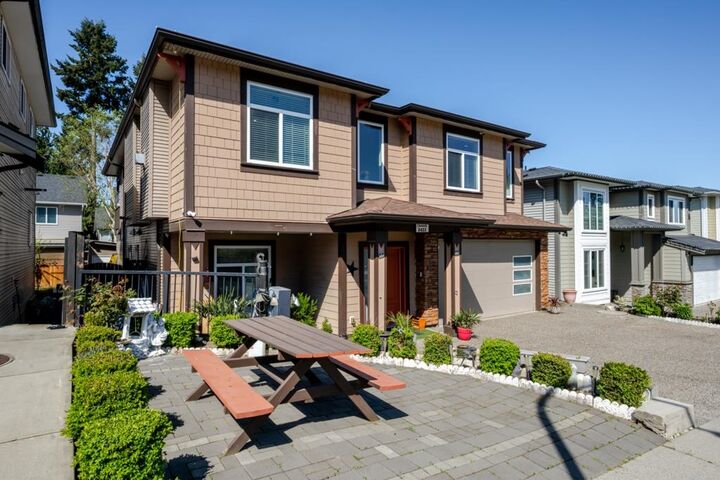 Property Photo: 3423 Hazelwood Place BC V2S 0H8