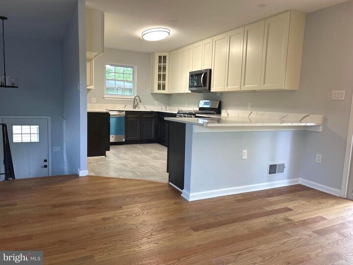 Property Photo:  12530 Oakwood Drive  VA 22192 