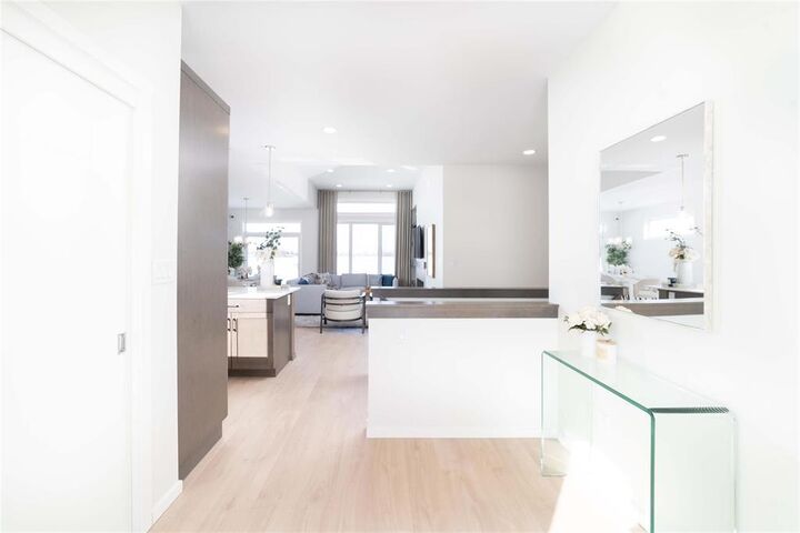 Property Photo:  15 Parkrose Place  MB R5A 0B4 