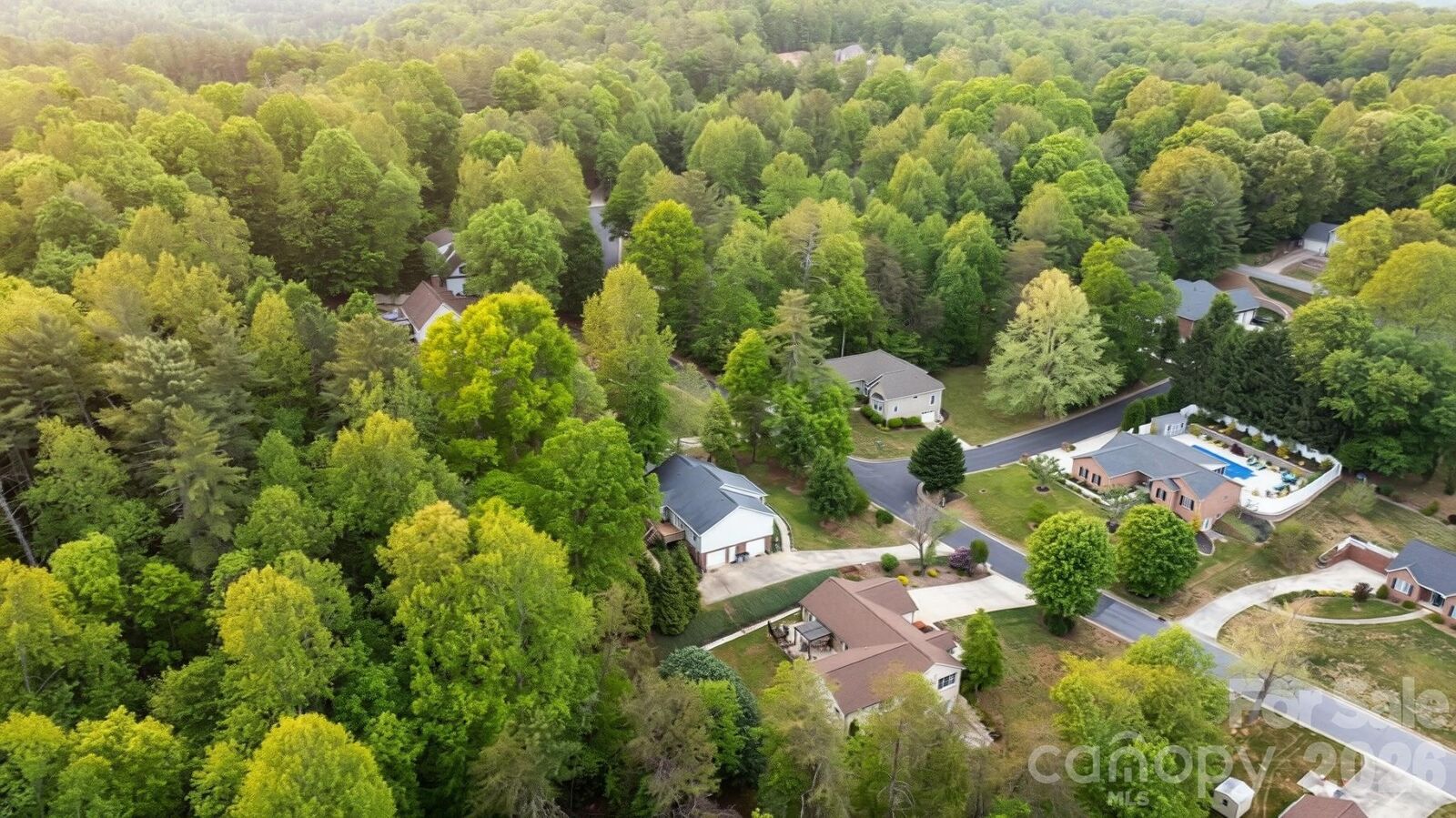 Property Photo:  1011 Cambridge Court  NC 28645 