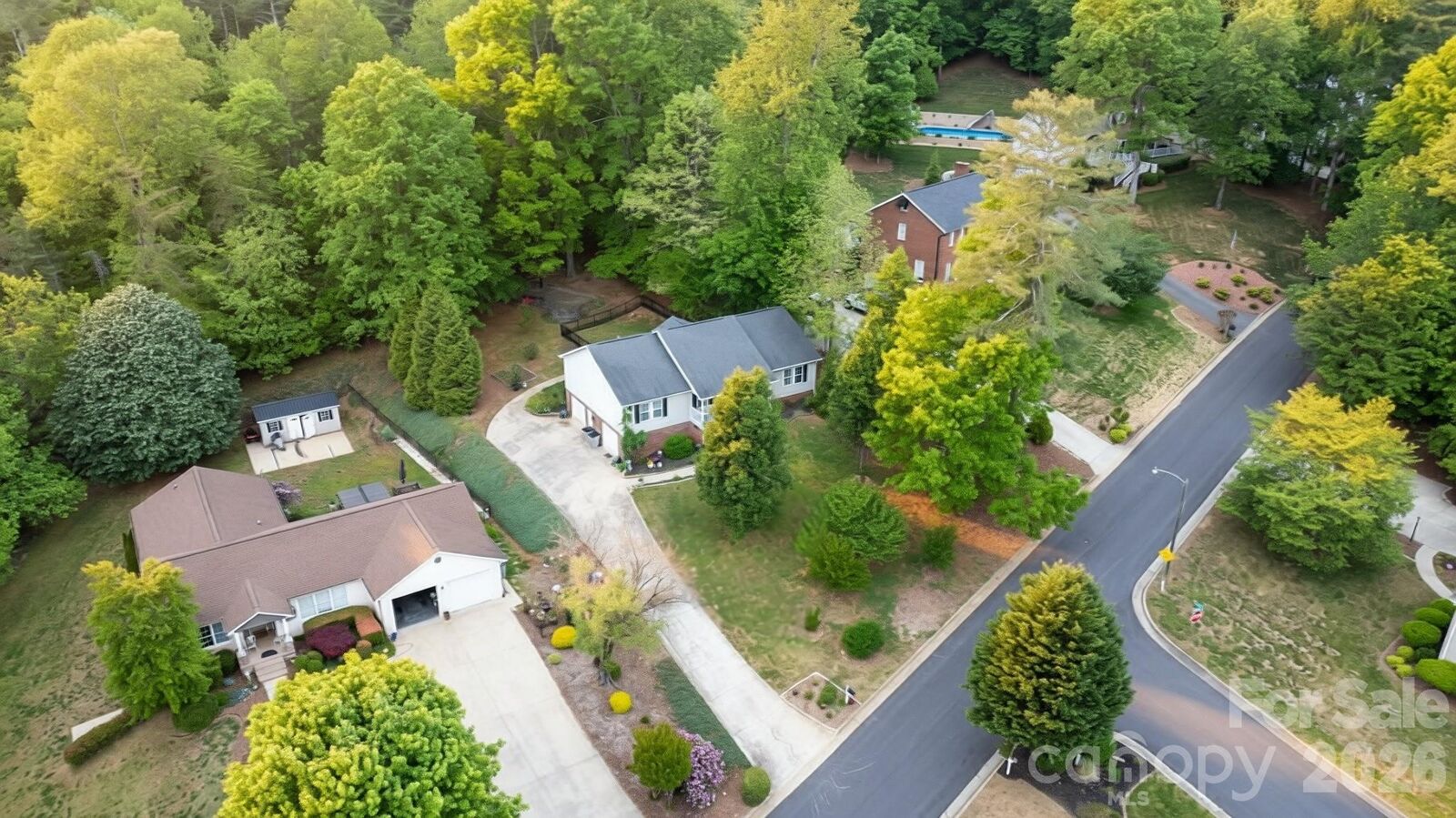 Property Photo:  1011 Cambridge Court  NC 28645 