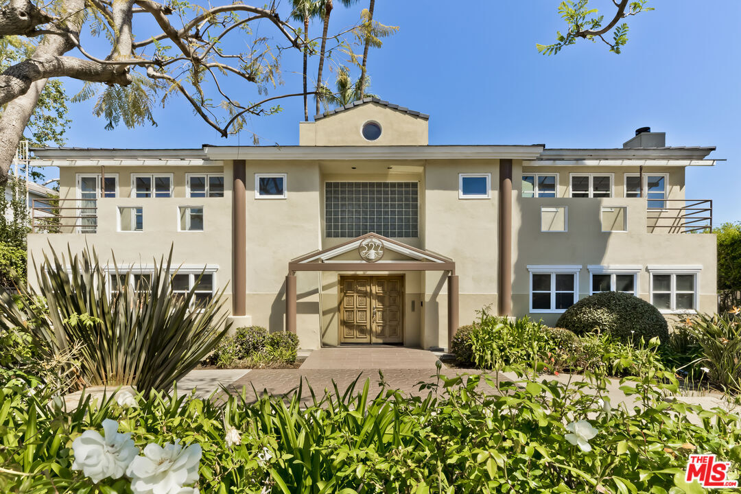 Property Photo:  522 N Rexford Dr  CA 90210 