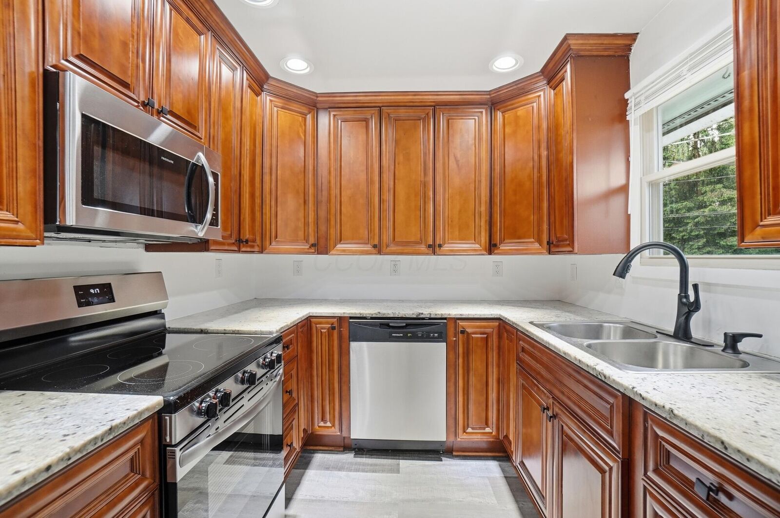 Property Photo:  5007 Holbrook Drive  OH 43232 