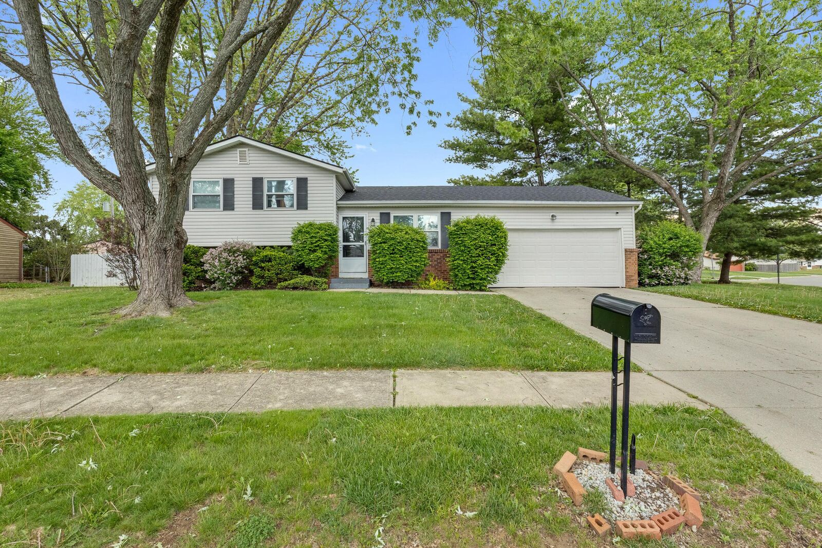 Property Photo: 1944 Coghill Drive OH 43229