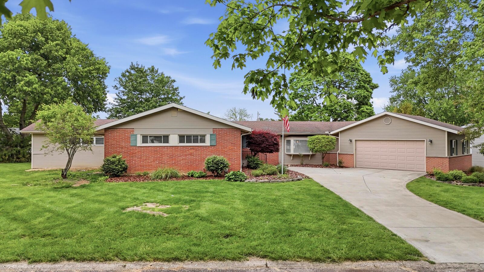 Property Photo:  1003 Lynwood Avenue  OH 43113 