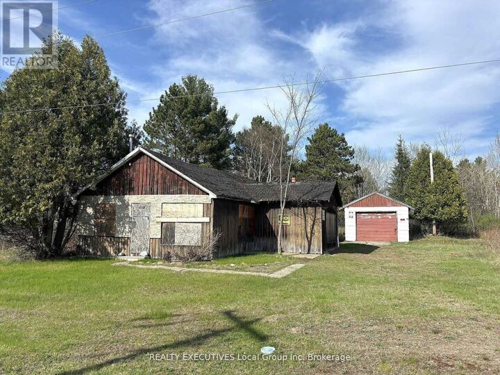 18 Pinewood Park Drive — photo 1