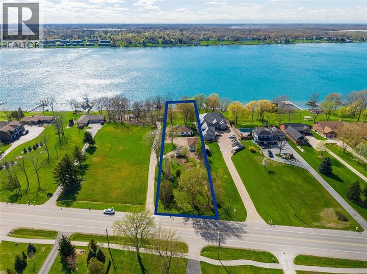 Property Photo:  885 St Clair Parkway  ON N0N 1M0 