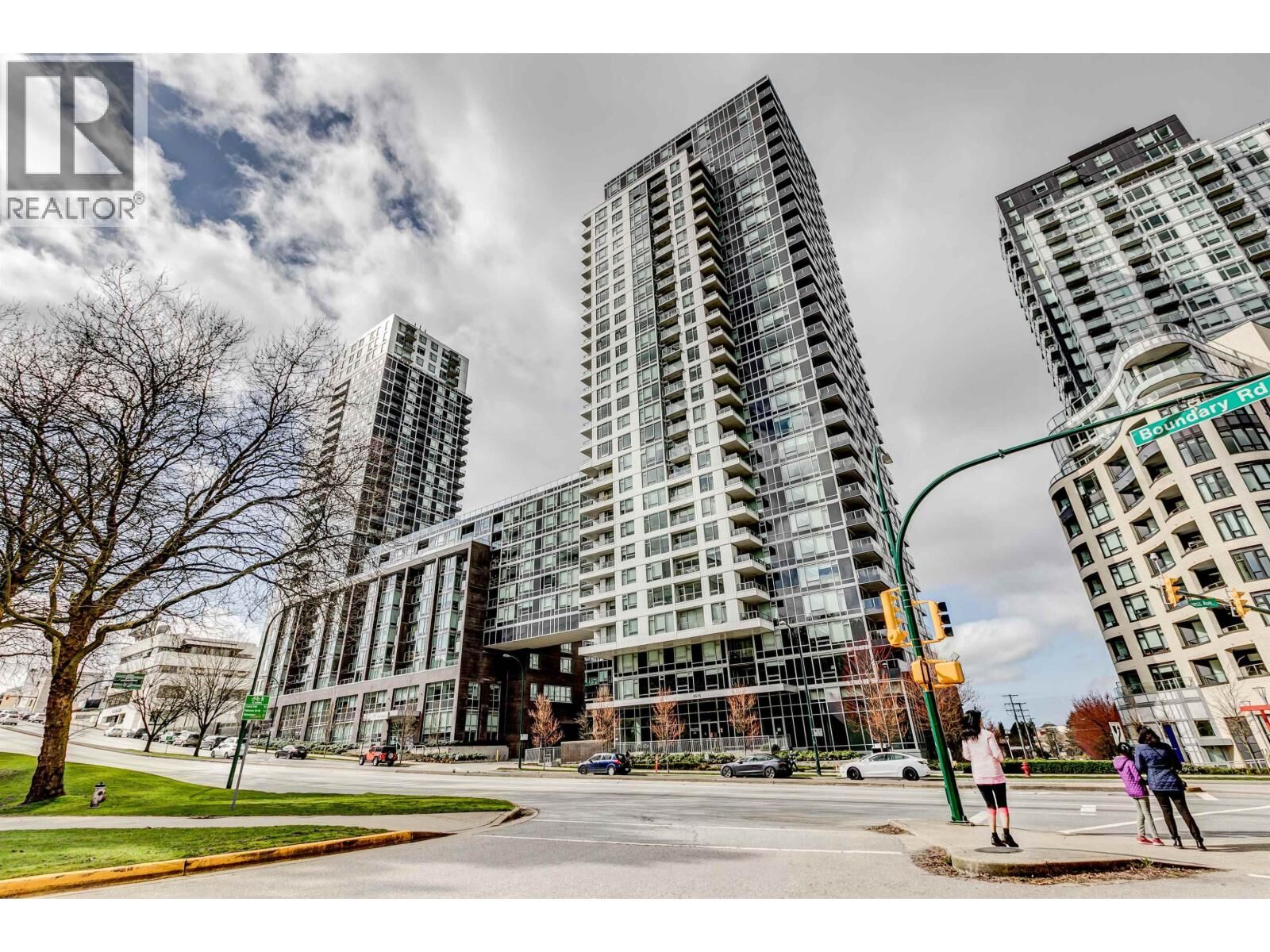 Property Photo: 5515 Boundary Road 652 BC V5R 0E5