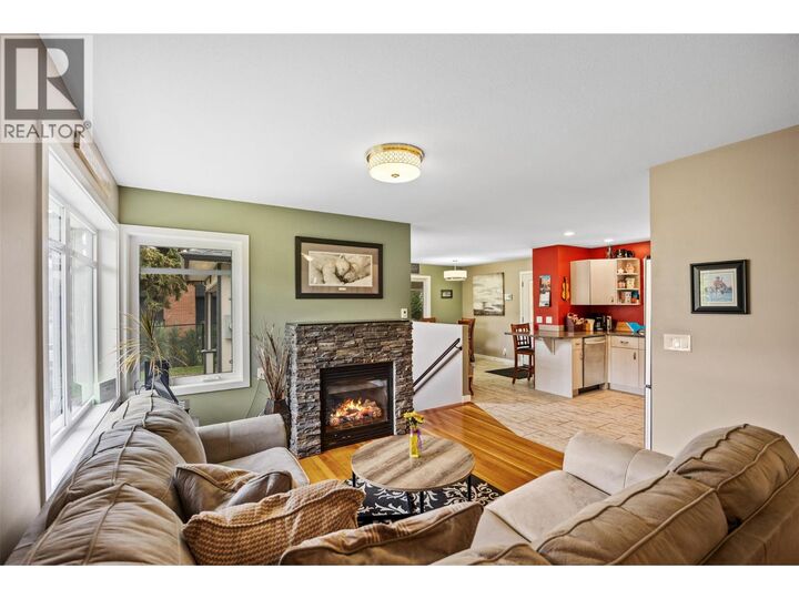 Photo de la propriété:  2015 Valleyview Drive  BC V2C 4C3 