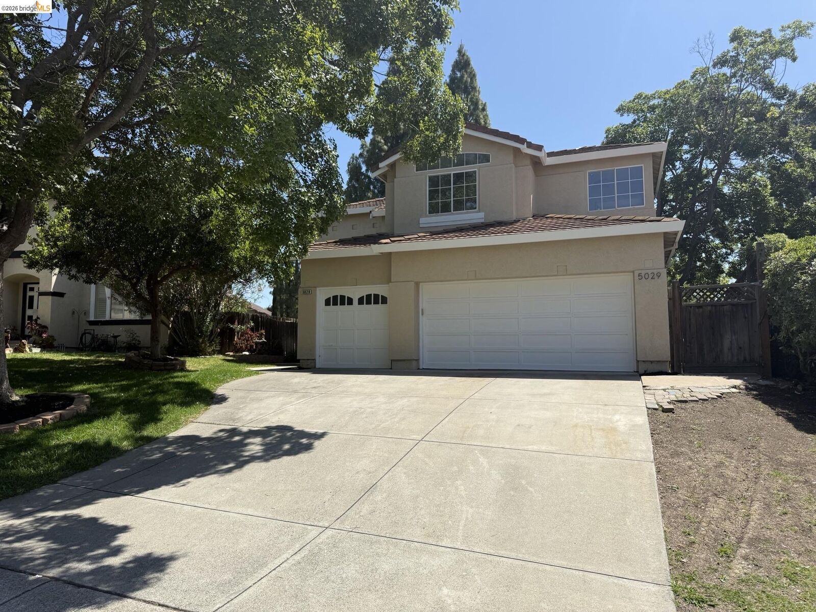 Property Photo: 5029 Bridle Way CA 94531
