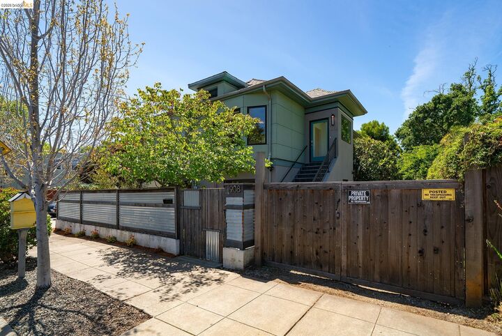 Property Photo:  1908 Tenth St  CA 94710 