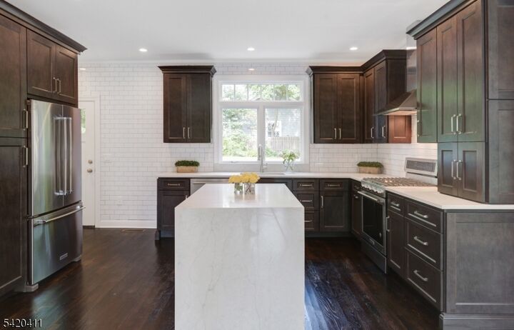 Property Photo:  89 Maplewood Ave 1  NJ 07040 