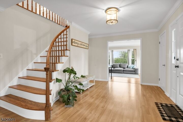 Property Photo:  16 Lenape Ct  NJ 07920 