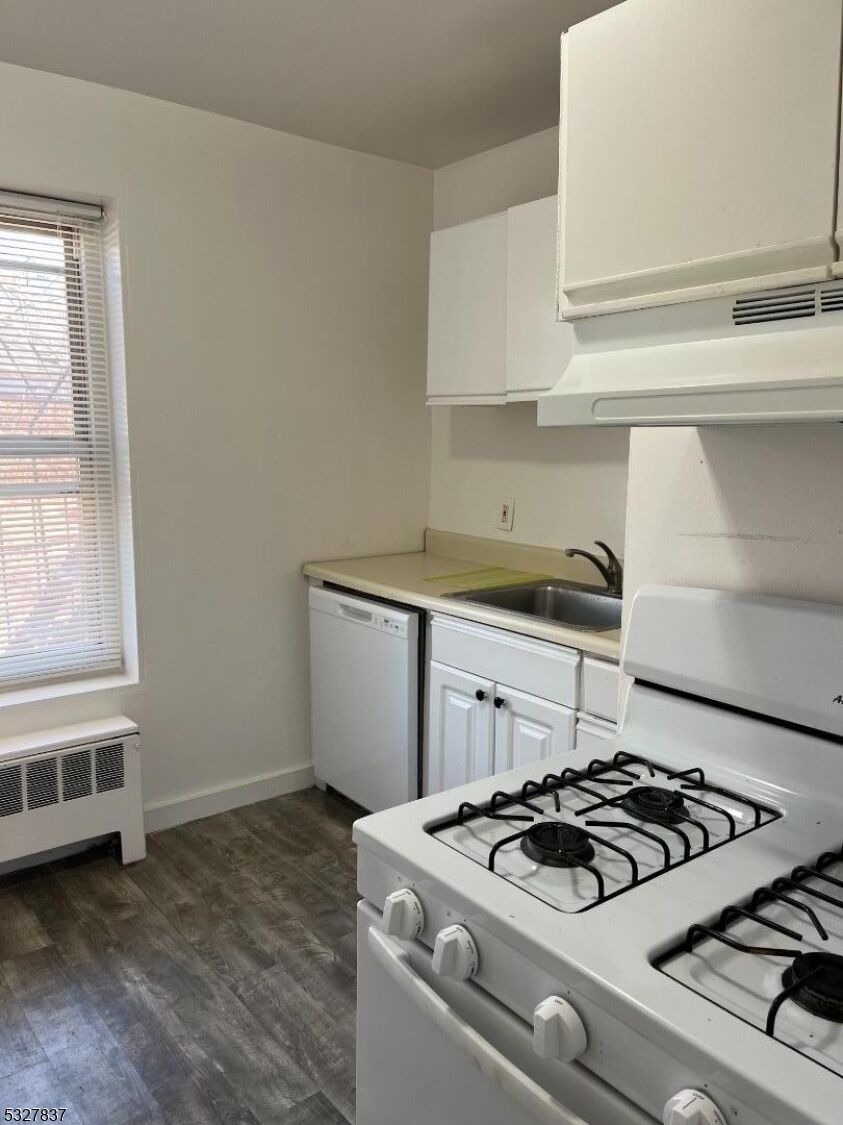 Property Photo:  354 S Orange Ave 1A  NJ 07079 